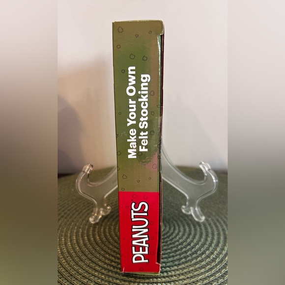 Innovative Designs Peanuts Snoopy Design Sew Make Your Own Felt Stocking Kit New - Picture 3 of 6